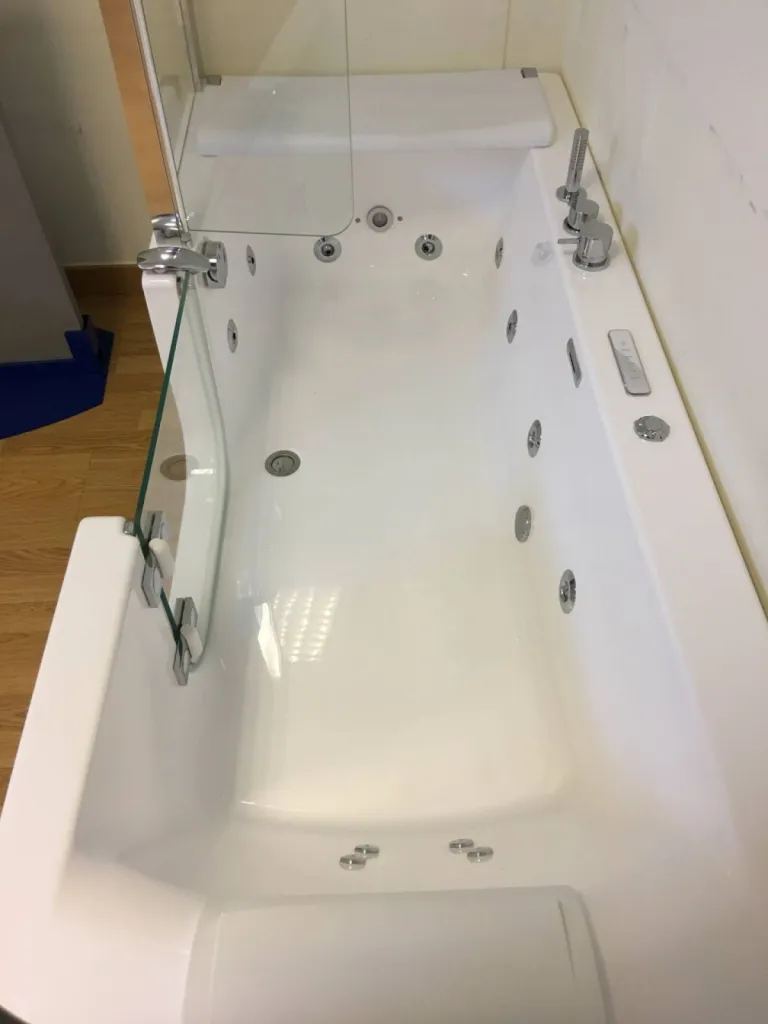 balnéothérapie combiné bain douche baignoire à porte sénior