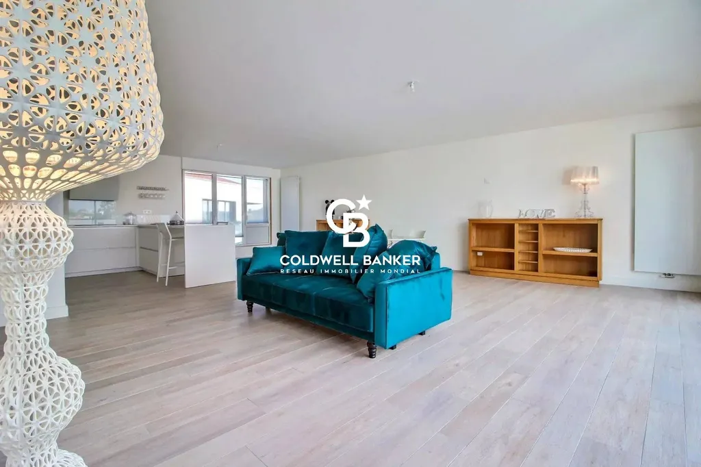 Appartement à vendre Bordeaux – dernier étage avec 2 terrasses, ascenseur et parkings entre Fondaudège et Jardin Public