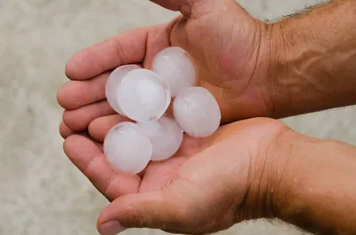Grêlons un danger pour les vérandas et pergolas 