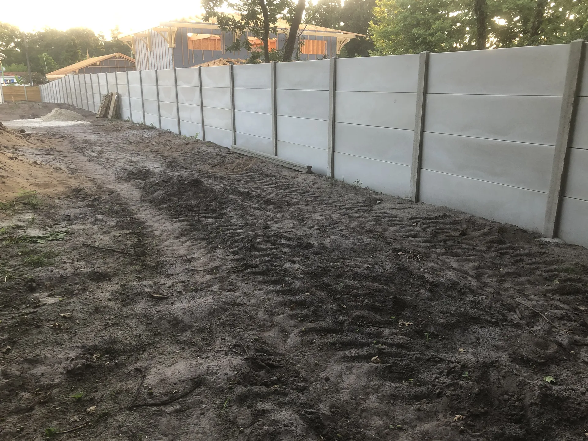 Clôture en béton hauteur 2m à Mios en Gironde