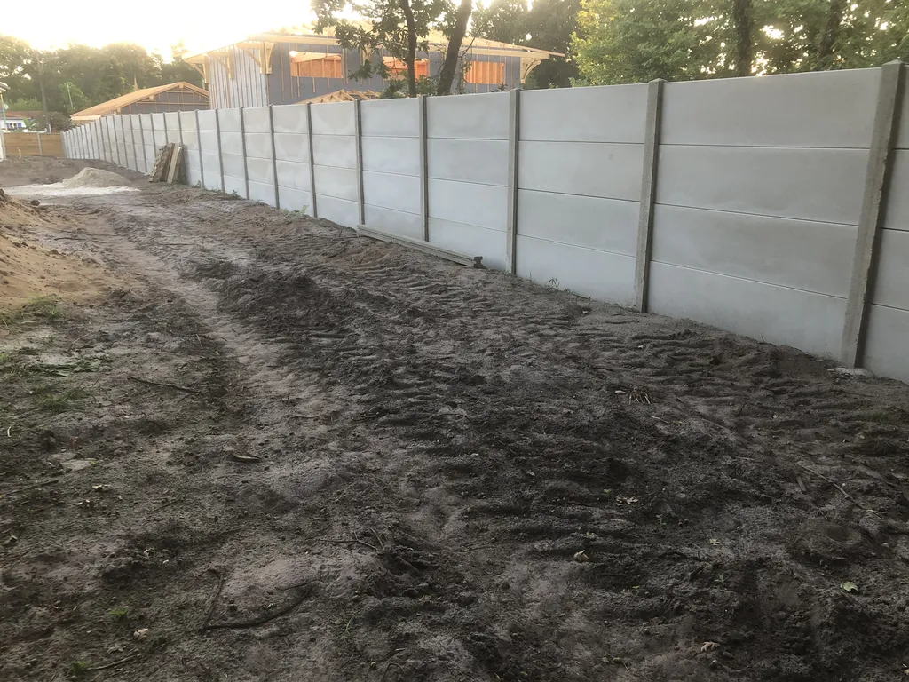 Clôture en béton hauteur 2m à Mios en Gironde