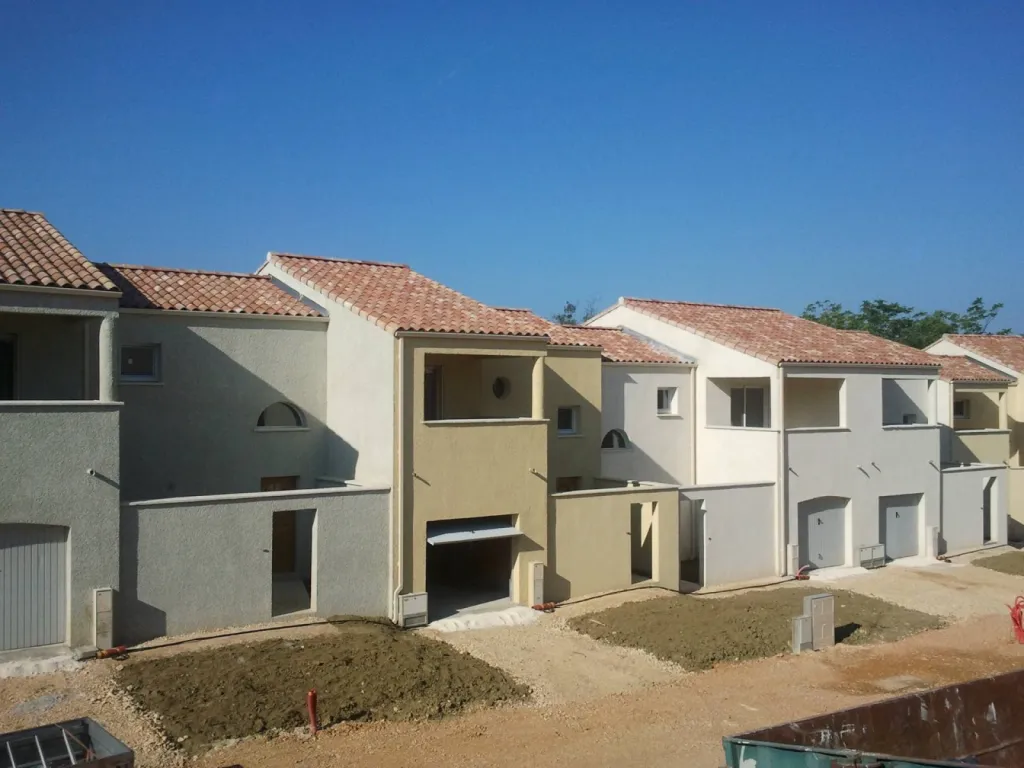 ENSEMBLE DE LOGEMENT COLLECTIF A ALES (GARD) ENSEMBLE DE LOGEMENT COLLECTIF A ALES (GARD)