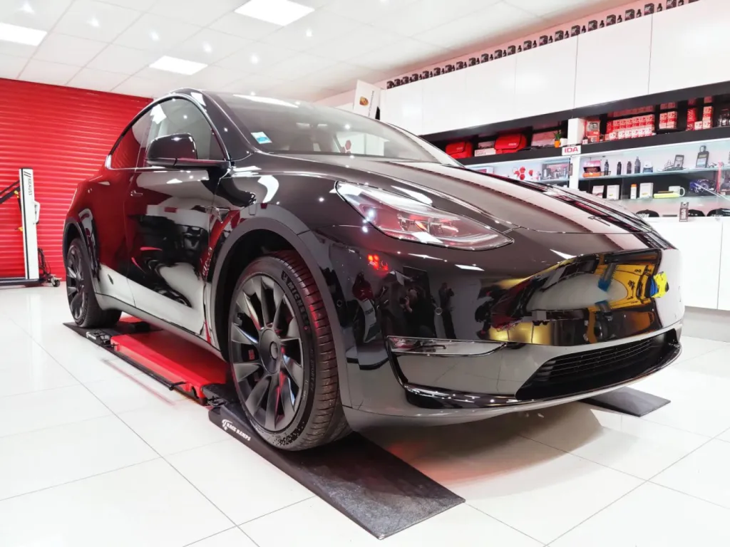 TESLA MODEL Y - PROTECTION INTEGRALE XPEL GARANTIE 10 ANS A VALENCIENNES