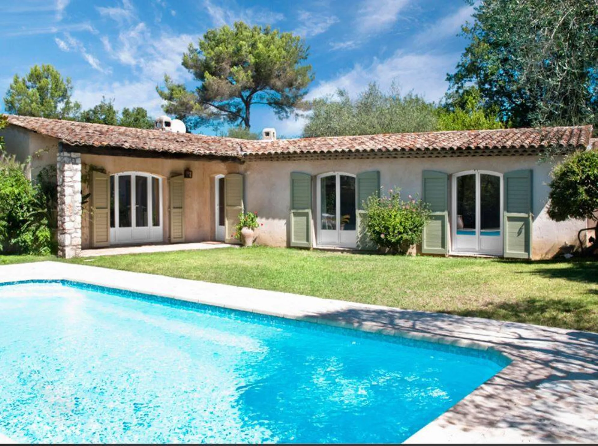 Pose et vente de fenêtres PVC sur Martigues et La côte Bleue