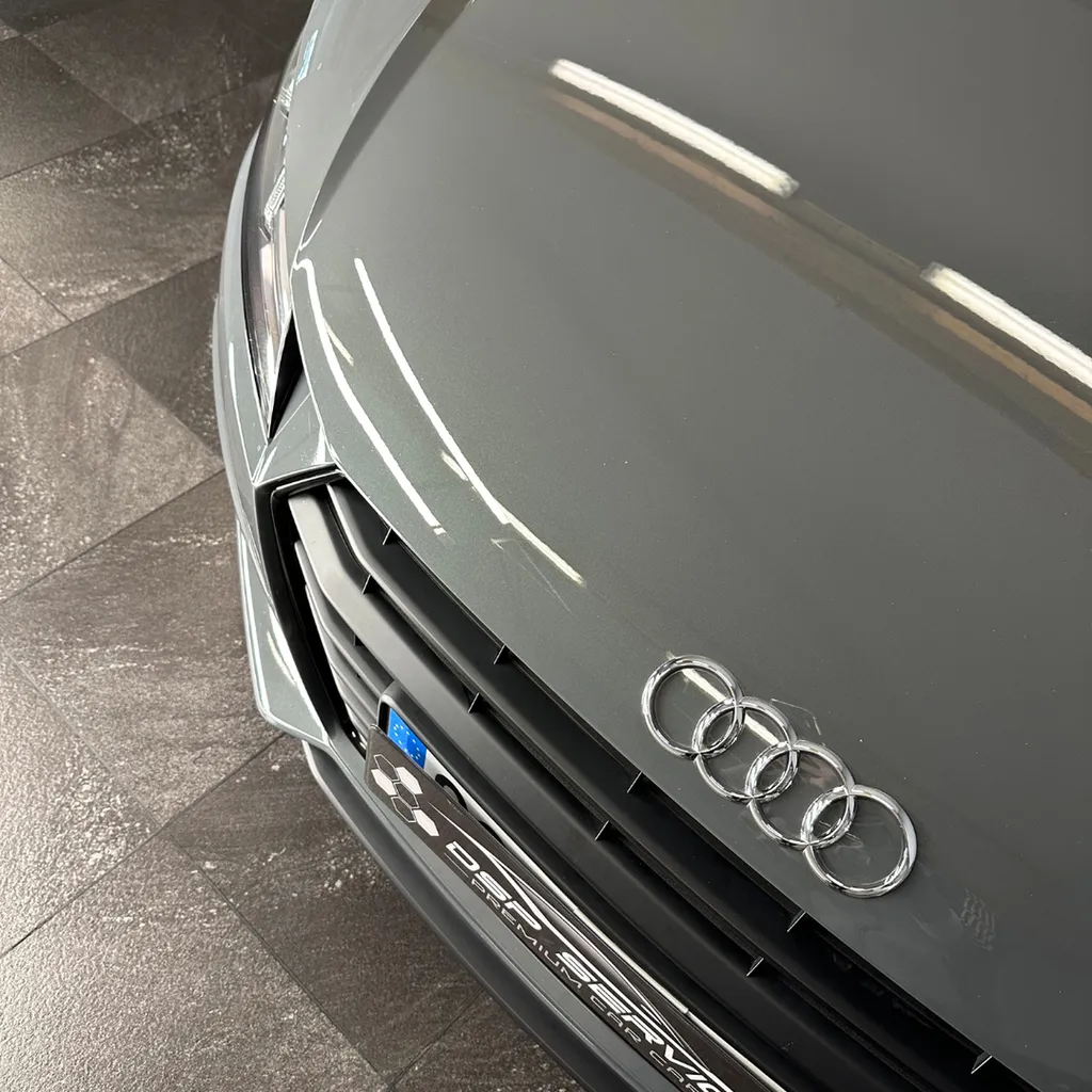Pose d'une protection céramique GTechniq sur une Audi TT proche du Mans