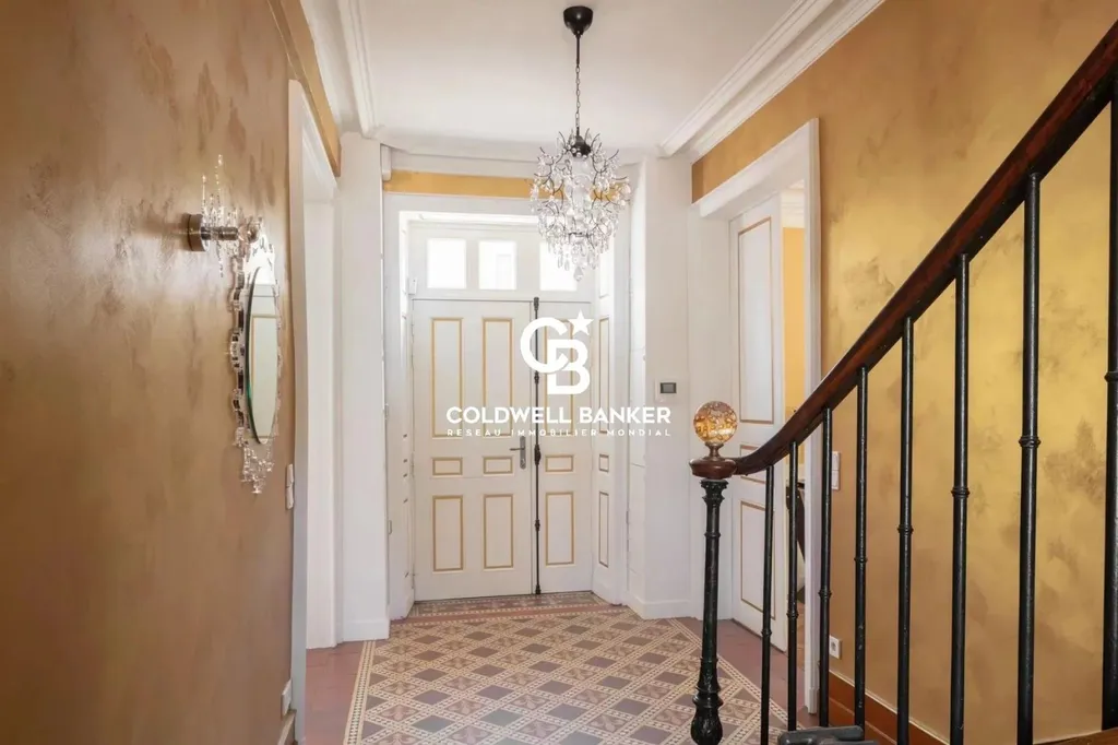 Maison de Maitre du XIXème Siècle, hôtel particulier avec grand jardin au Mans