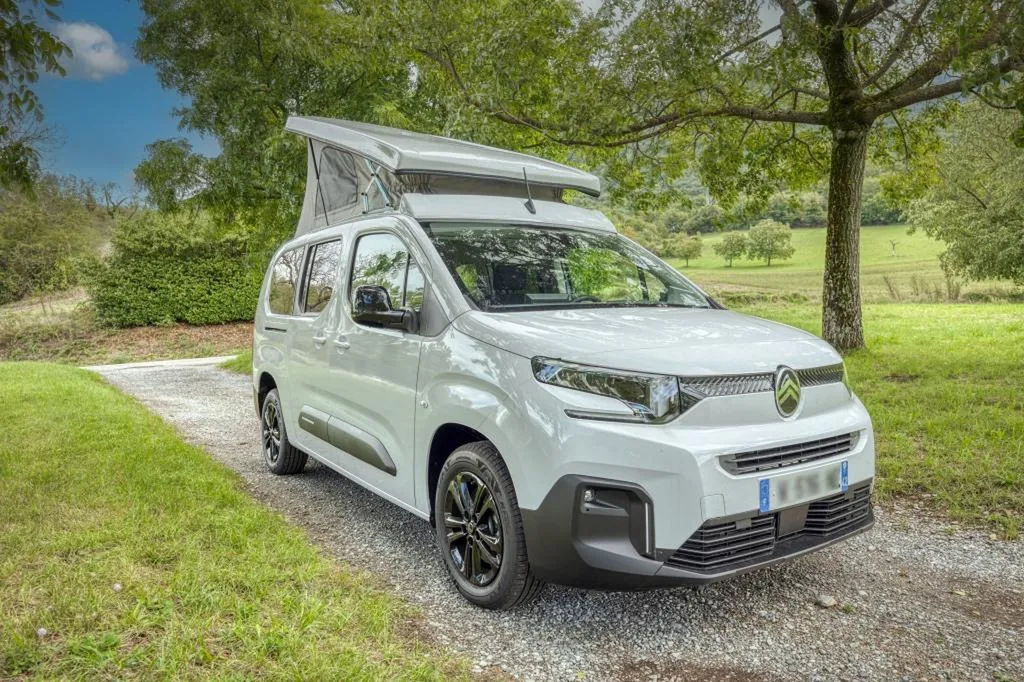 Installation toit relevable Berlingo XL et Rifter Long pour clients de Lyon
