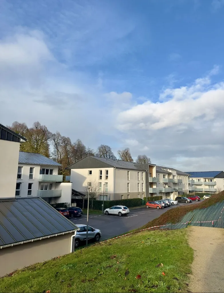 À louer Place de parking extérieure- Le Houlme - 40 € CC