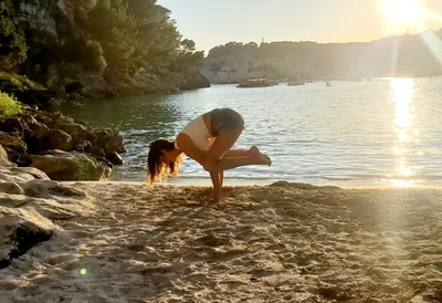 Hatha flow yoga pour associer respiration mouvement et fluidité afin d’améliorer la souplesse renforcer le corps et favoriser la détente profonde proche Gradignan