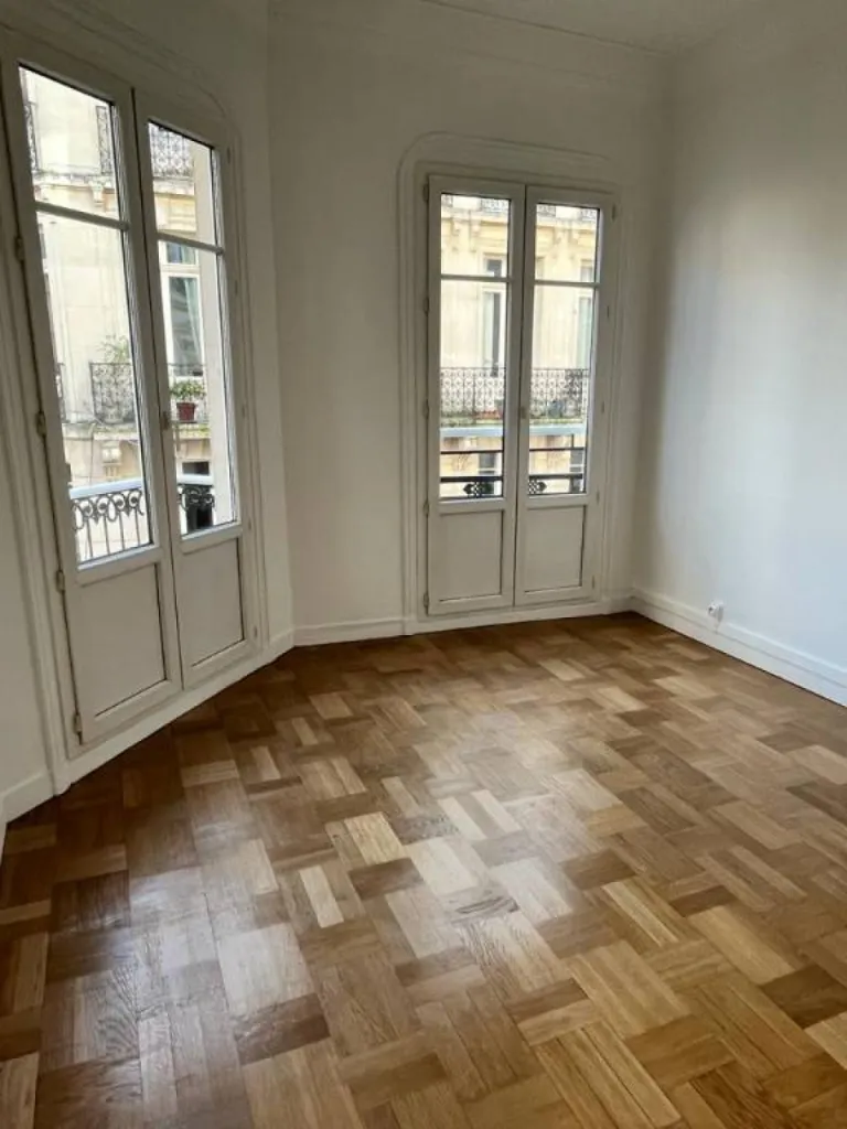 Situé au 109 rue des Carmes à Rouen