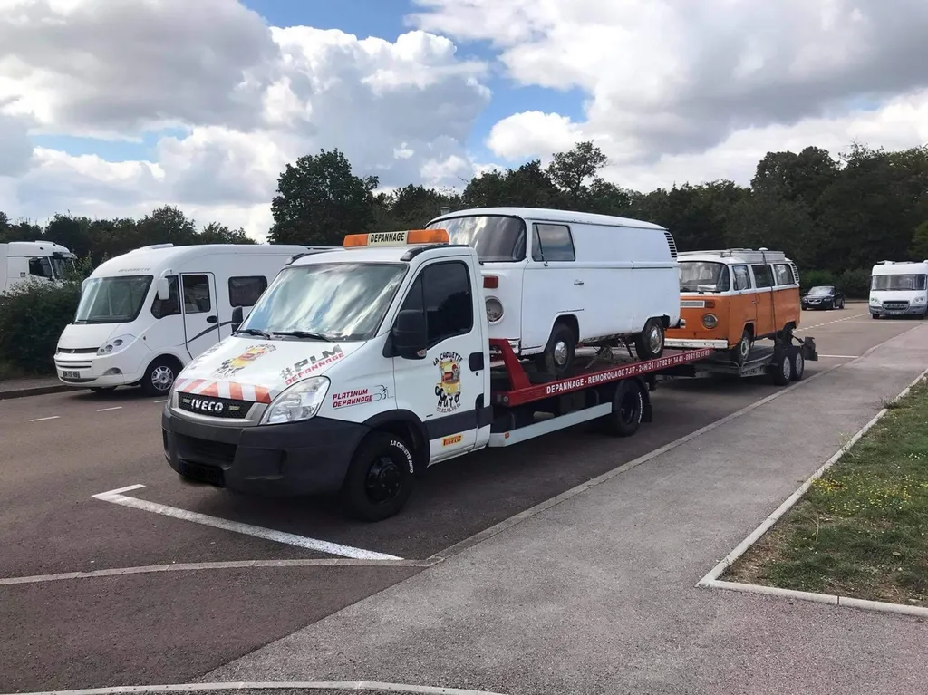 Le transport de vos véhicules sur Marseille - Cassis - Aubagne - Carnoux - la Ciotat ou même L’Italie ou l’Allemagne nous sommes là pour toutes les situations de dépannage remorquage ou de transport 