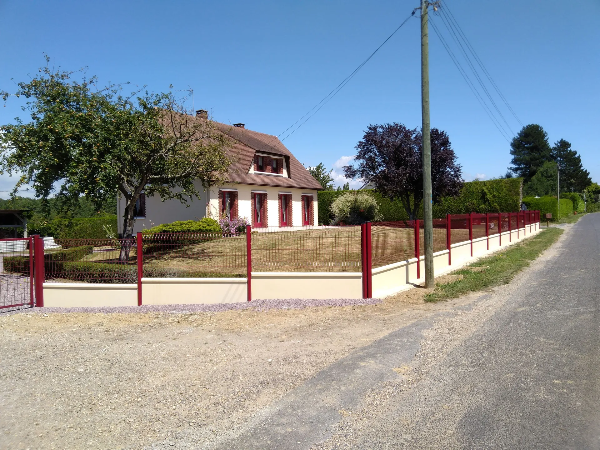 Installation de Clôture Treillis Soudé Rigide, Modèles Standard et Esthétique pour Particuliers à Beuzeville dans l'Eure 27