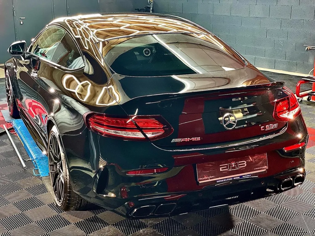 Protection carrosserie Traitement céramique auto cicatrisant Lyon Mercedes C63 AMG