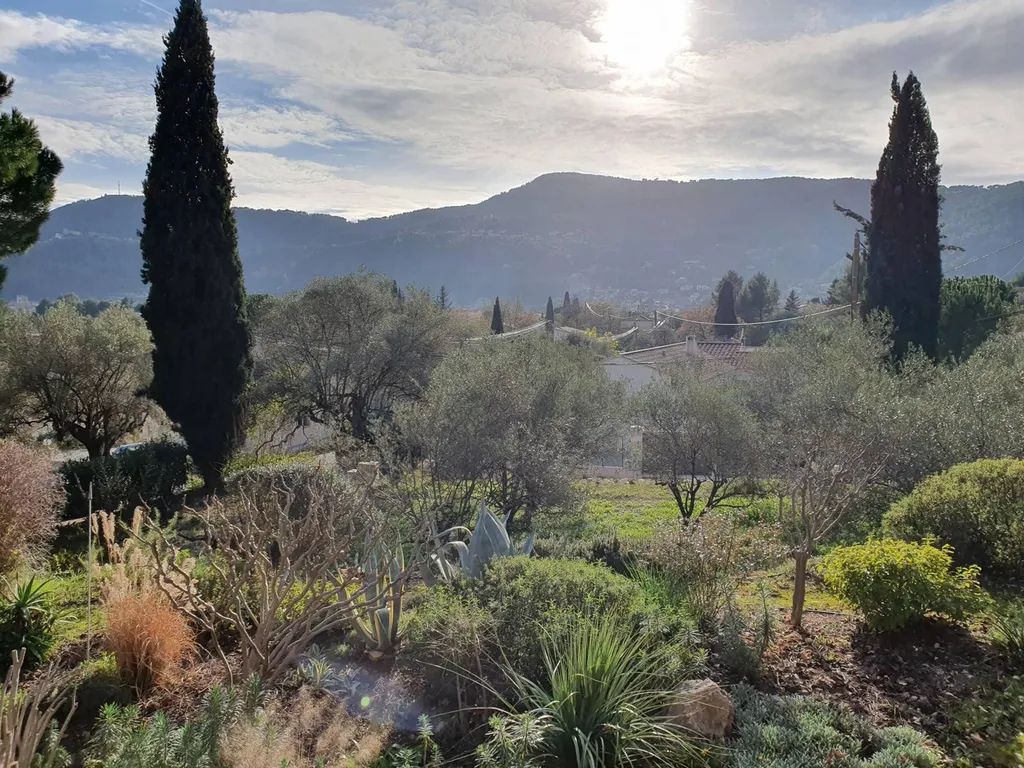 Très belle vue sur terrain SOLLIES-PONT