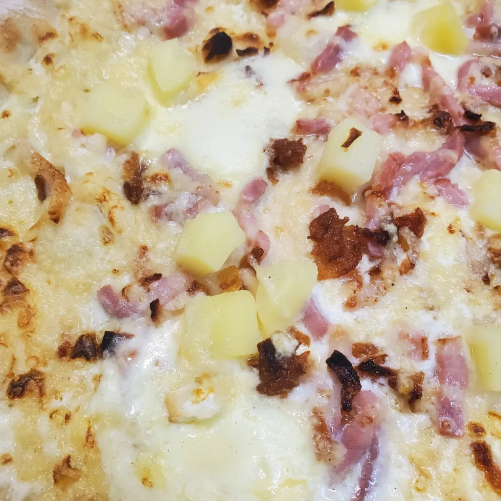 pizza montagnarde  à la  crème  presto pizza