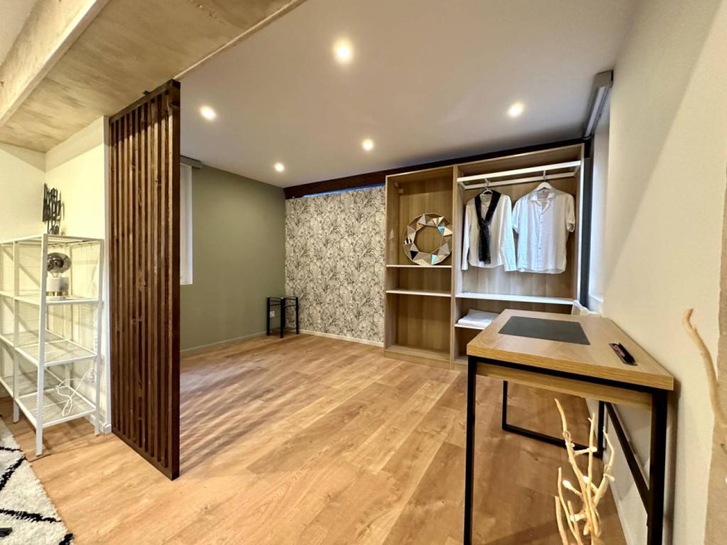 À vendre, appartement F1 bis Rouen centre rive droite.