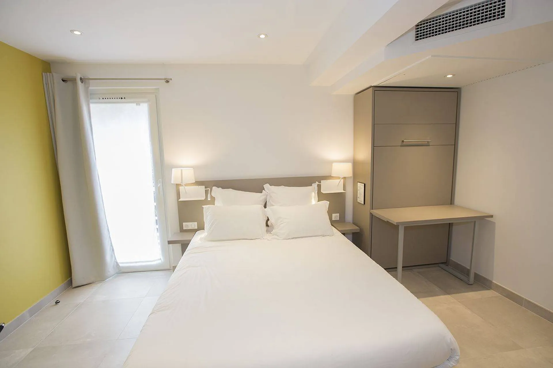 HDLP-Hôtel De La Plage, Bormes Les Mimosas - La Favière Hôtel familial proche des plage entre Saint Tropez et Toulon (Var83)