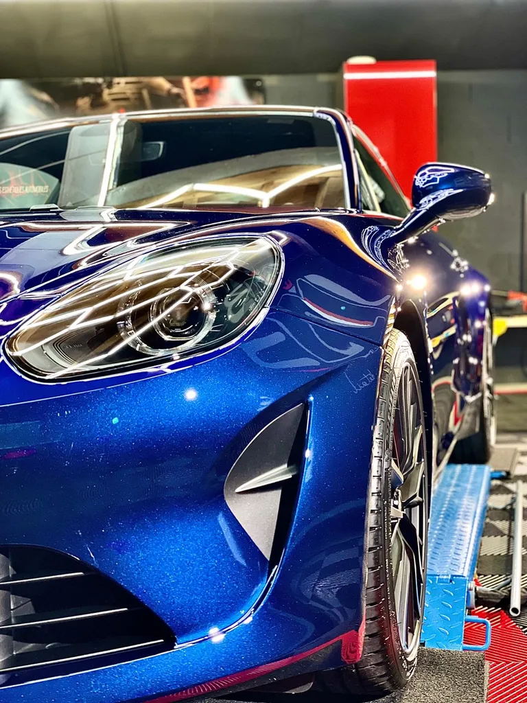 Protection PPF Renault alpine et traitement céramique carrosserie Lyon 