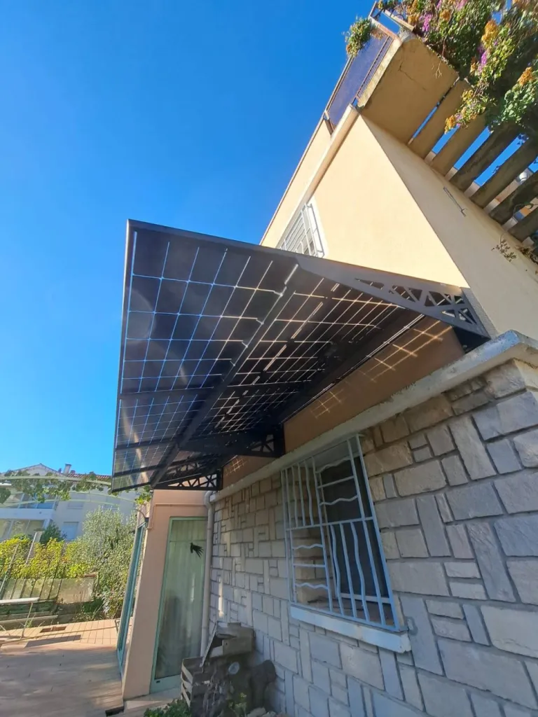 Installation de panneaux solaires DualSun et marquise Midjavilla à La Ciotat