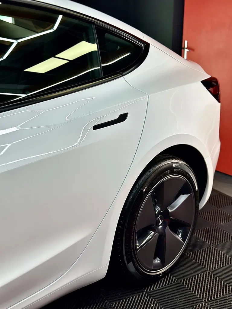 film de protection carrosserie PPF Lyon anti rayures tesla model 3 