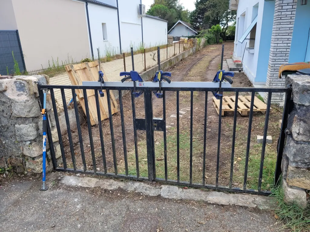 Qui appeler pour réparer un portail à Mérignac 