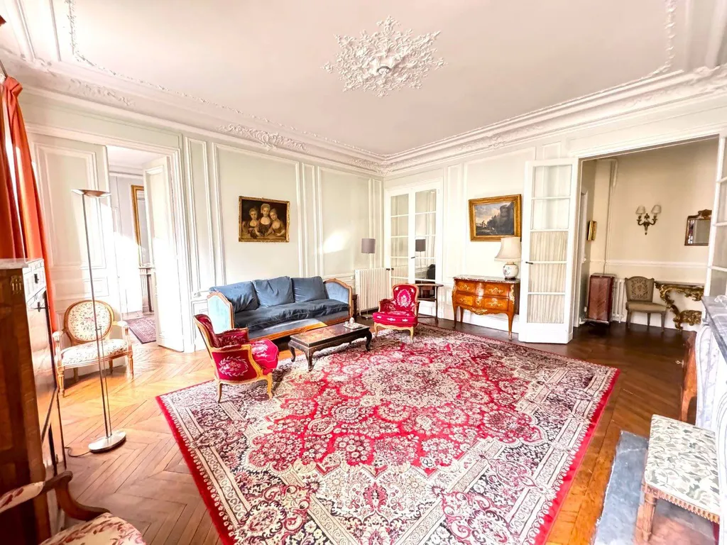 A vendre 5 pièces Haussmannien Europe/Villiers Paris 8ème