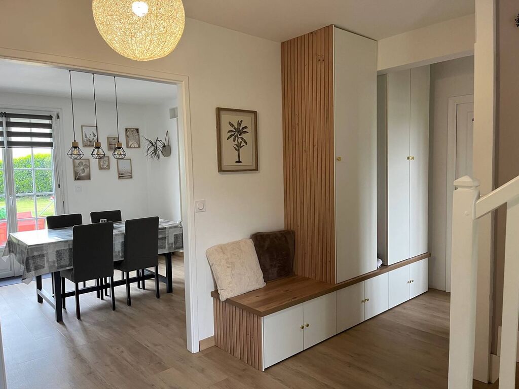 Pavillon individuel, à vendre, offrant de beaux volumes situé à Arelaune en Seine