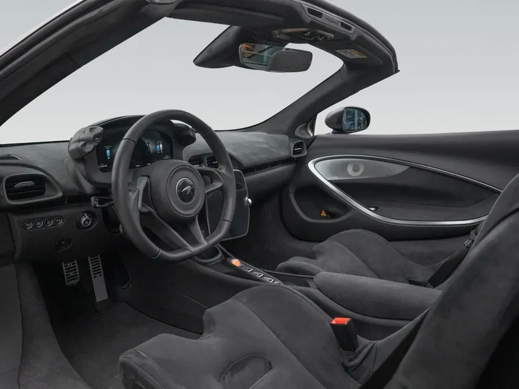 cockpit McLaren Artura Spider cabriolet intérieur ouvert supercar hybride