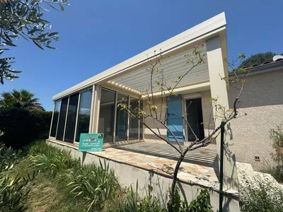 Installation d'une pergoveranda sur mesure entre Nîmes et Montpellier sur la commune d'Aimargues