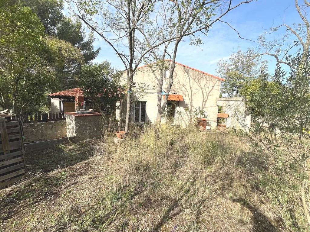 En vente Type 4 + studio sur les hauteurs de Carnoux