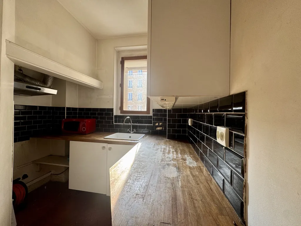 A vendre 3 Pièces 63 m2 avec balcon en plein coeur de Bécon - Courbevoie 92400 Rue Edith Cavell
