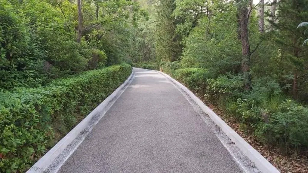 Spécialiste de l'application d'enrobé de bitume et de gravillonnage dans les Bouches du Rhône et le Var