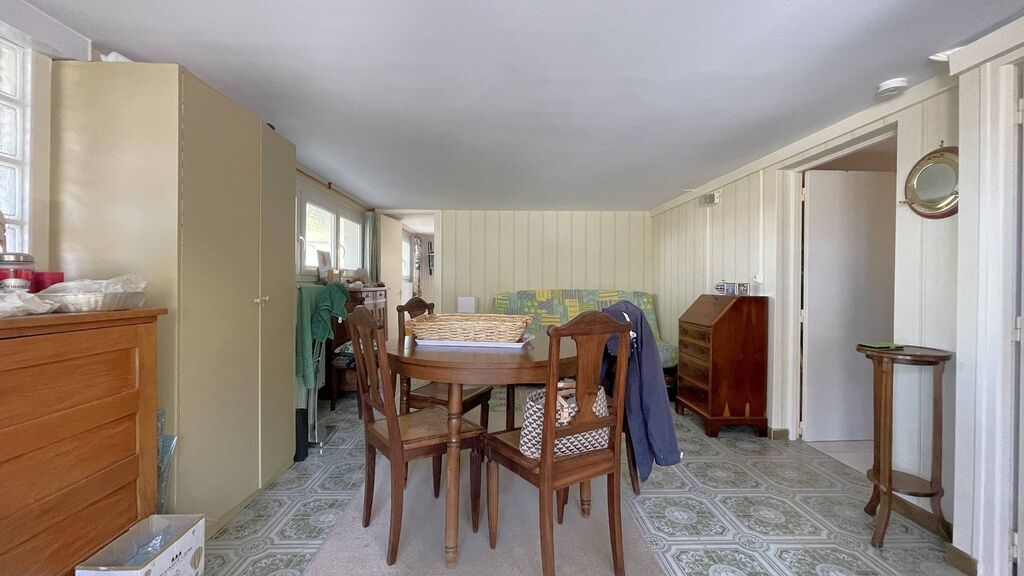 Investissement immobilier à vendre : Maison avec potentiel à réactualiser : Idéal pour un projet de mise au goût du jour.