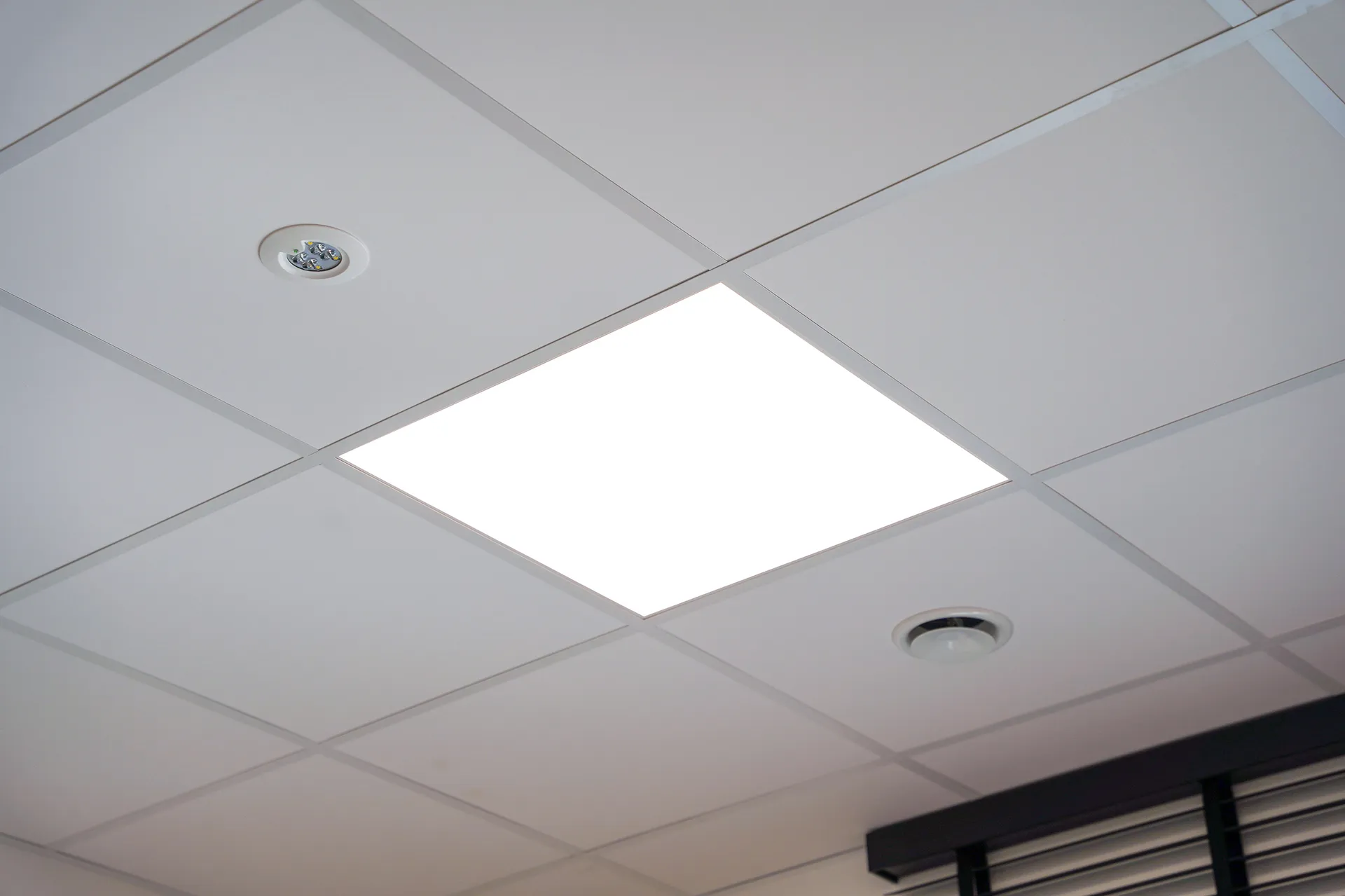 Électricien au Havre – EM2i Services, votre entreprise d’électricité générale