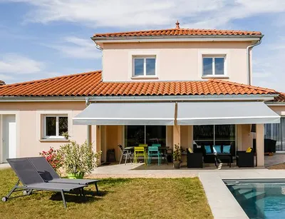 Trouver un menuisier à Charbonnières-les-Bains pour une installation de stores extérieurs