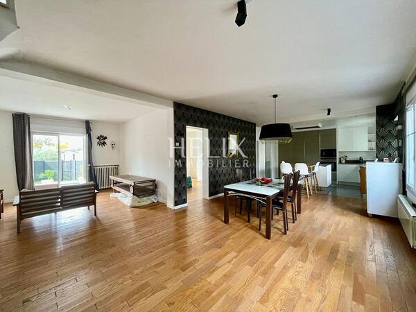 Chatou grande maison 4 ou 5 chambres avec suite au RDC et cave