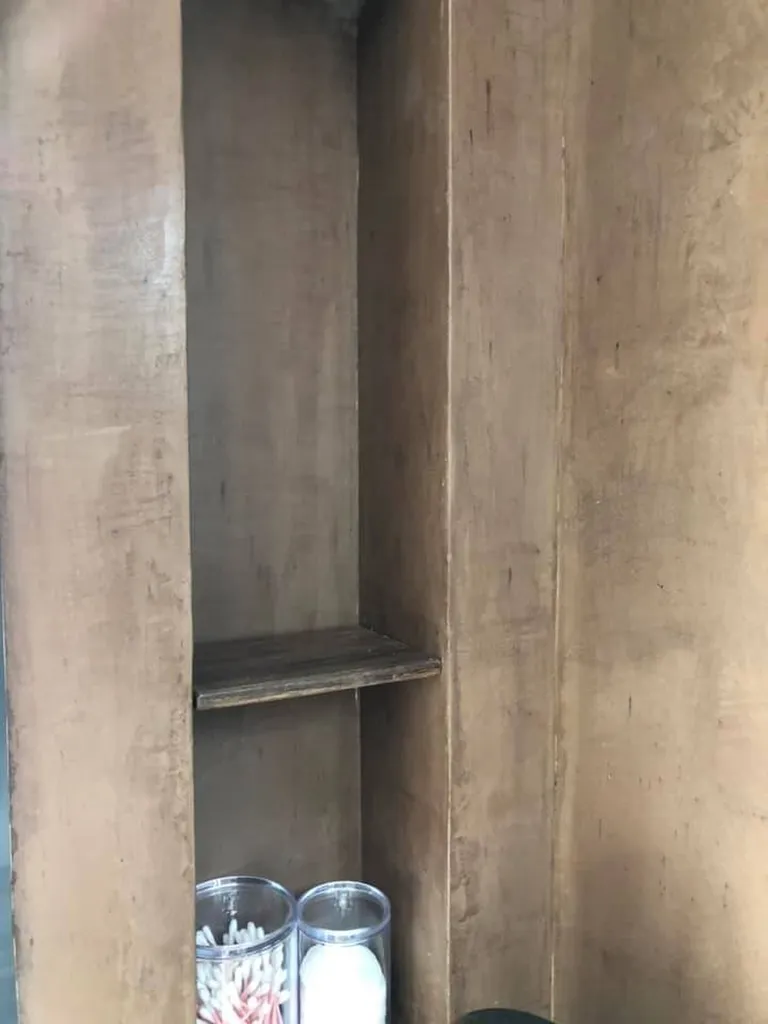 Réalisation mur en Béton ciré TERRE DU MONDE