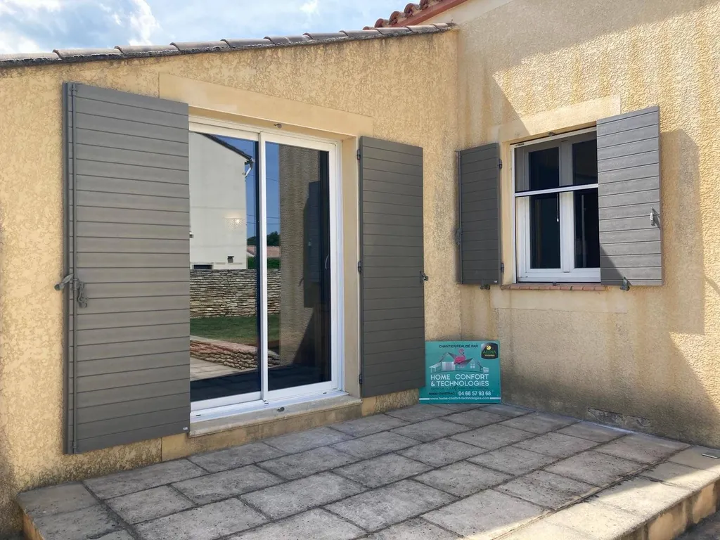 Installation de volets effet bois sur mesure près de Nîmes sur la commune de Moulézan