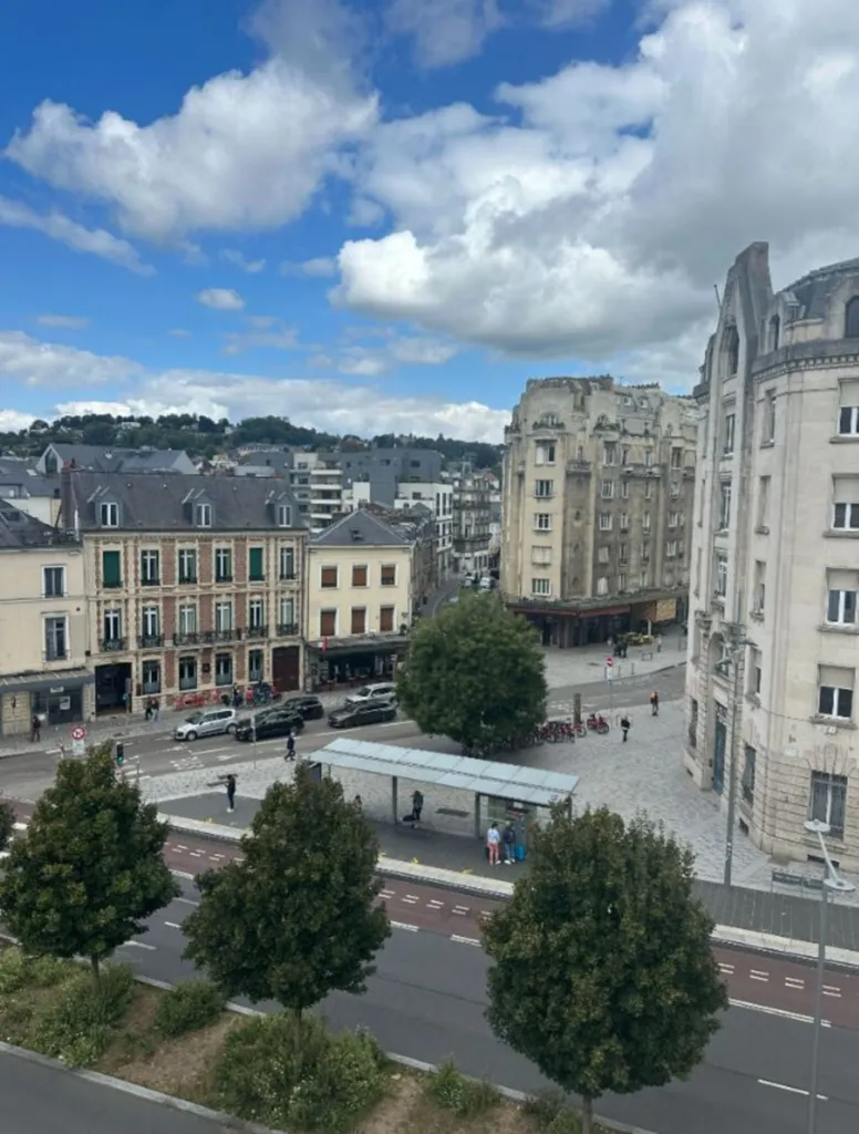 BUREAUX ROUEN - 97 m2 - 5 280 € charges comprises