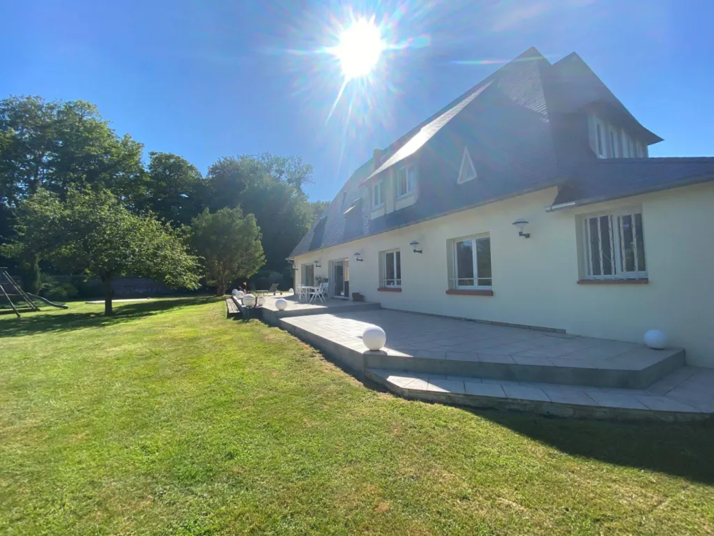 Acheter une magnifique demeure avec piscine à Montigny 76