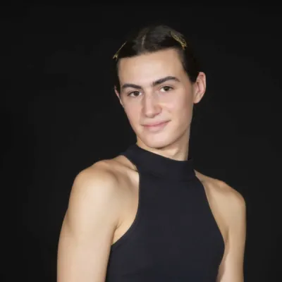 photographe spécialisé dans le trombinoscope d'entreprise sur fond neutre