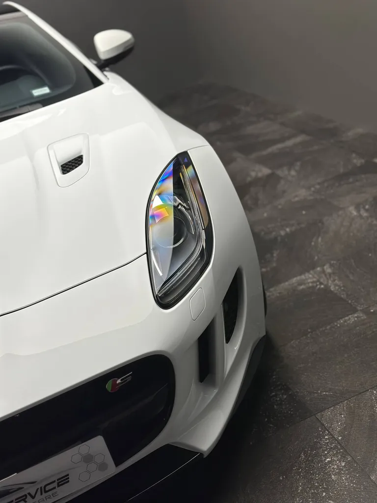 Prestation de lustrage brillance sur une Jaguar F-Type S à Le Mans, en Sarthe (72)