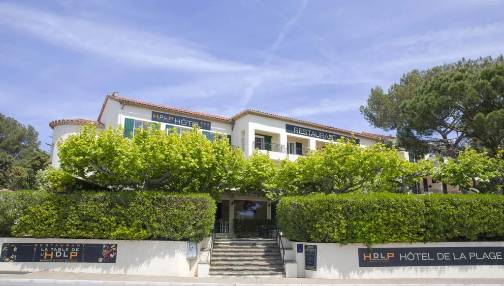 HDLP-Hôtel De La Plage, Bormes Les Mimosas - La Favière. Familale, rapport qualité prix, confort. Taille humaine, produits bio, execellent petit déjeuner. Bormes Les Mimosas La Favière Var 83