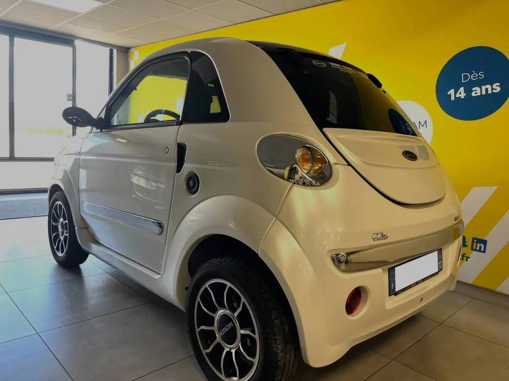 Voiture sans permis Ventabren