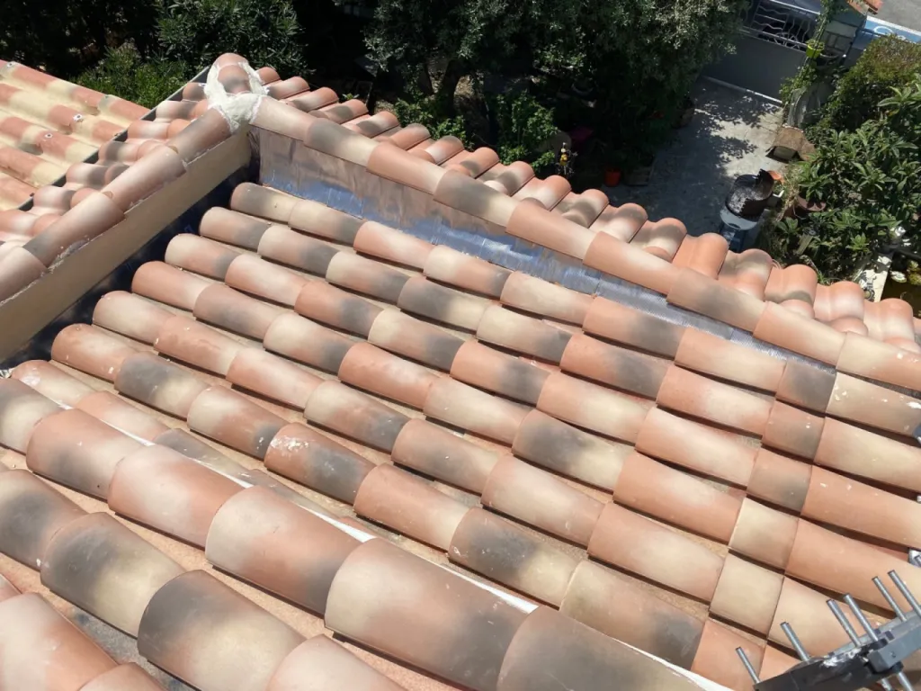 mise en oeuvre de toiture pst canal silvacane sur gignac la nerthe