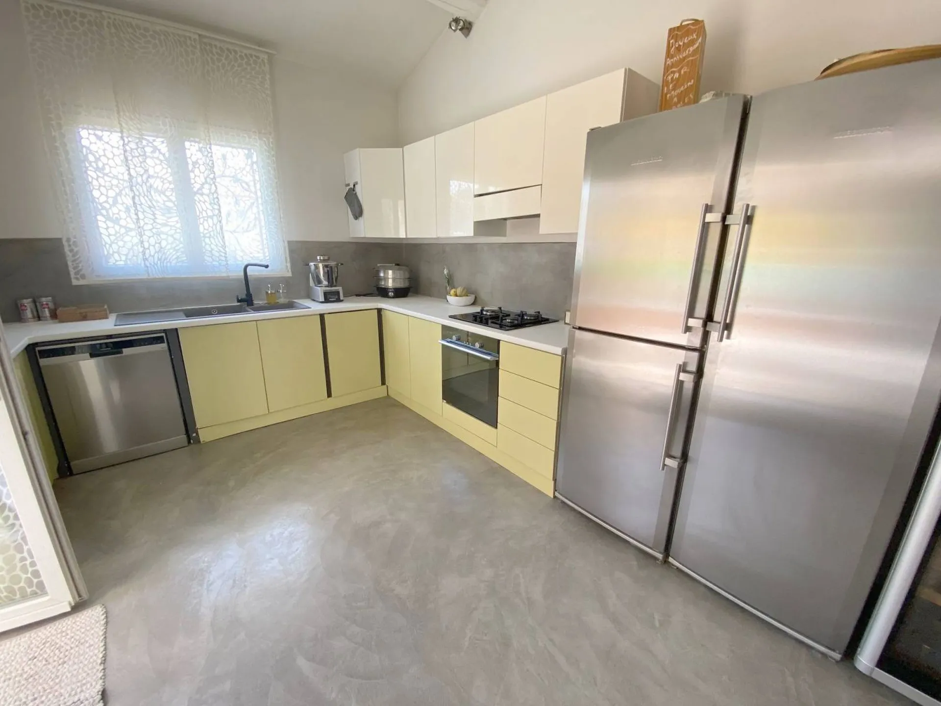 SAINT CYR A VENDRE MAISON