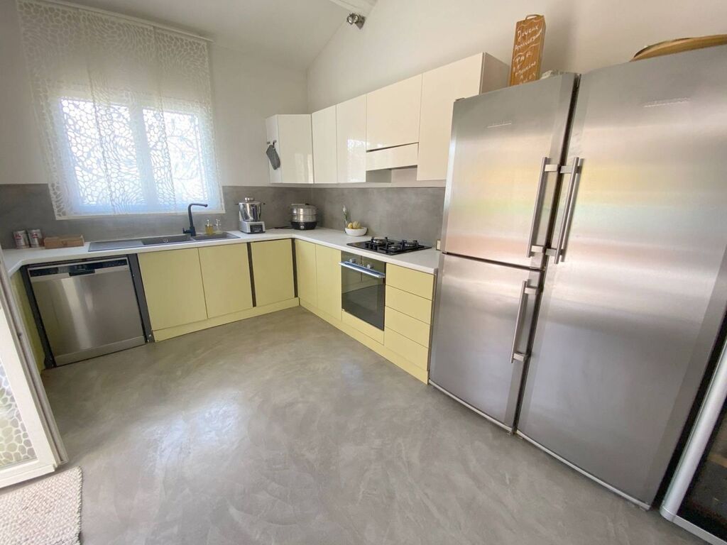 SAINT CYR A VENDRE MAISON