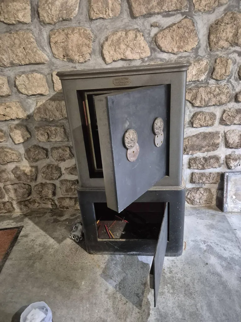 coffre fort ancien ouvert sur Chantilly par serrurier expert