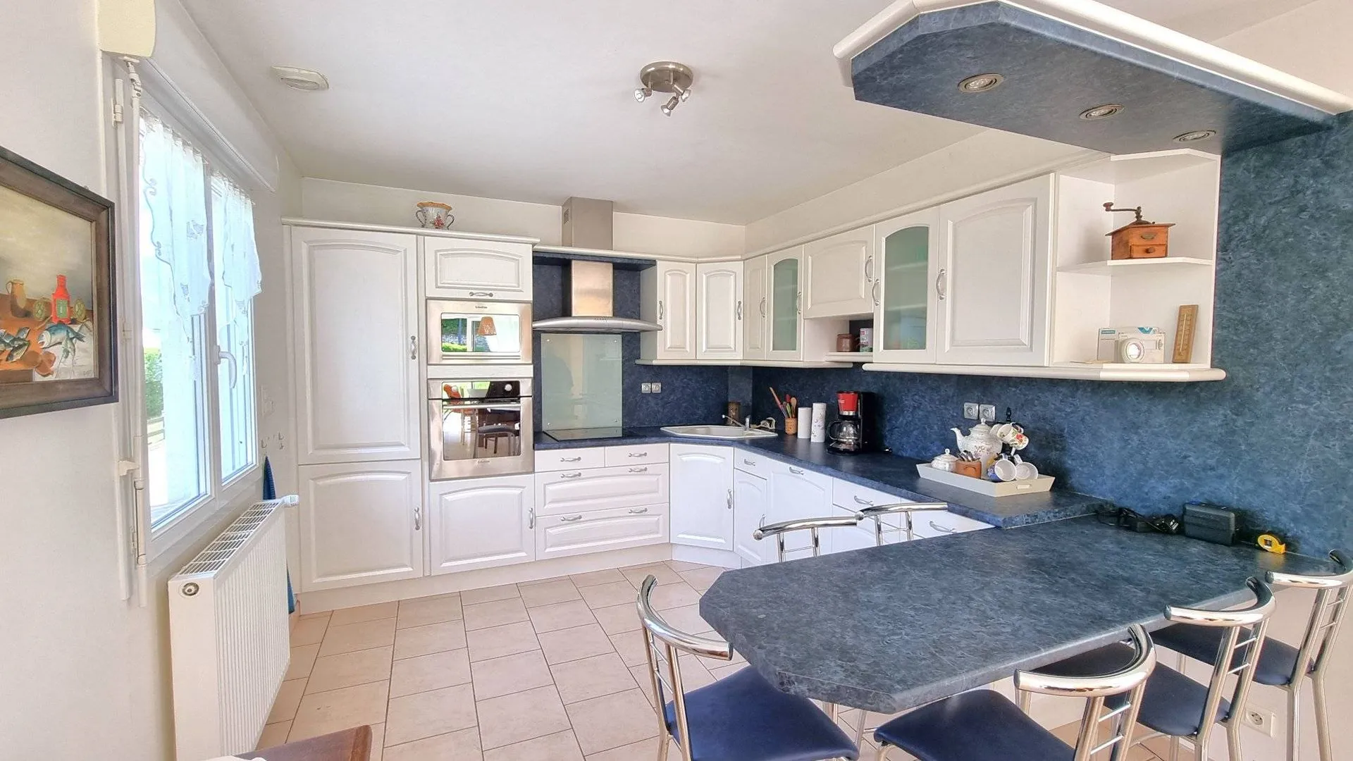 A vendre, belle maison contemporaine, 4 chambres, sous-sol complet à 5 minutes de Dieppe et de Petit-Caux