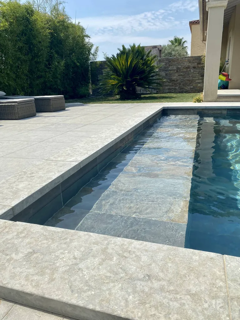 MARGELLES ET DALLAGES CASTELLA GRISE FINITION FLAMMEE